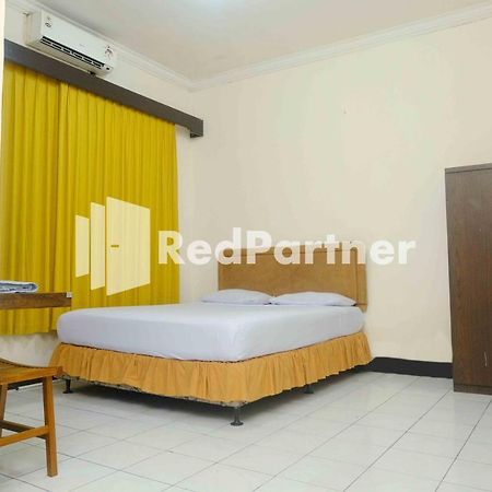 Hotel Transit 1 Makassar Redpartner Eksteriør bilde