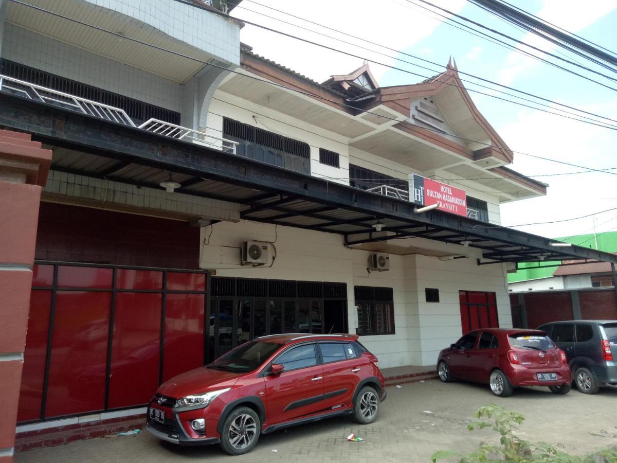 Hotel Transit 1 Makassar Redpartner Eksteriør bilde