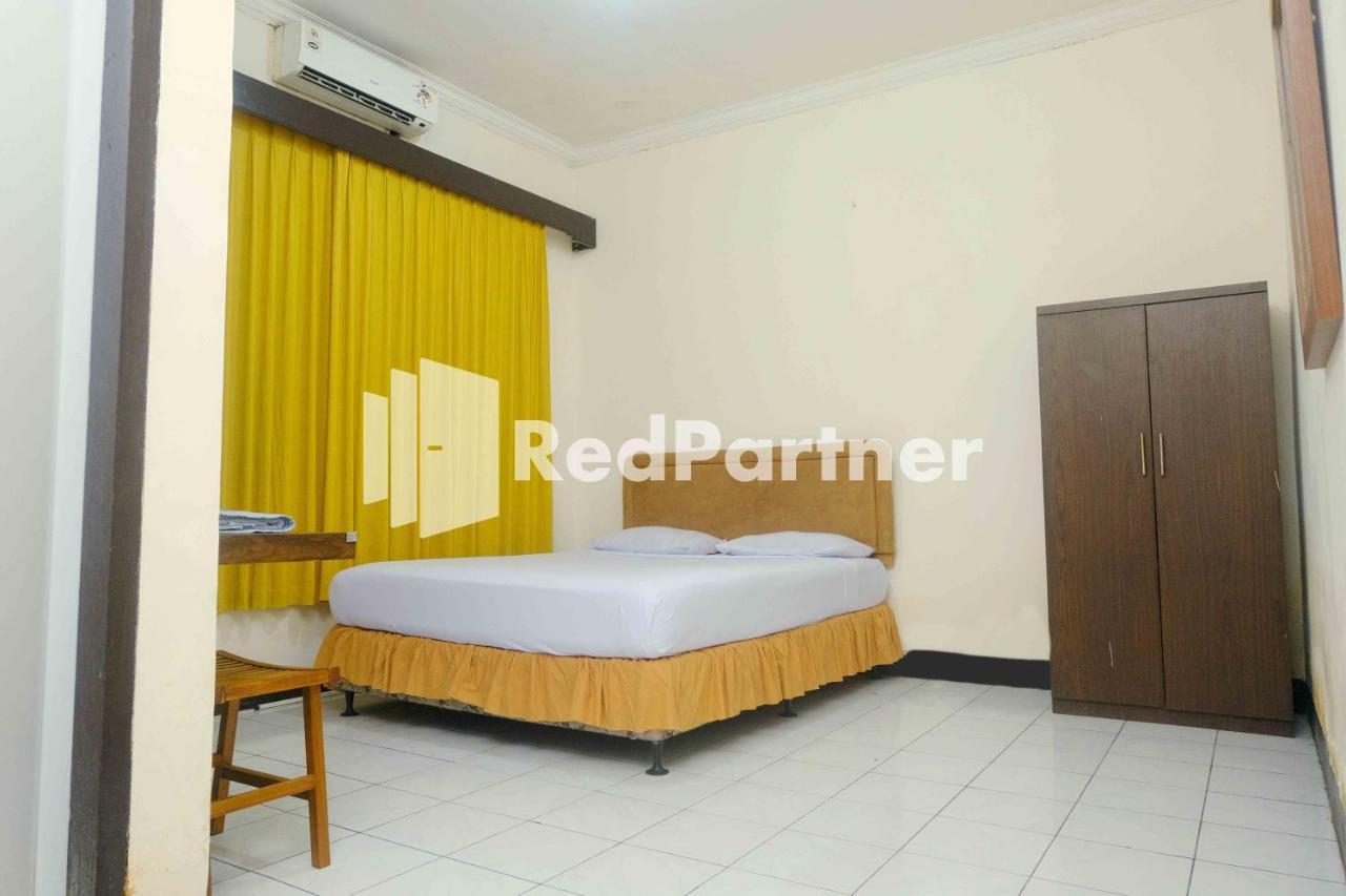 Hotel Transit 1 Makassar Redpartner Eksteriør bilde