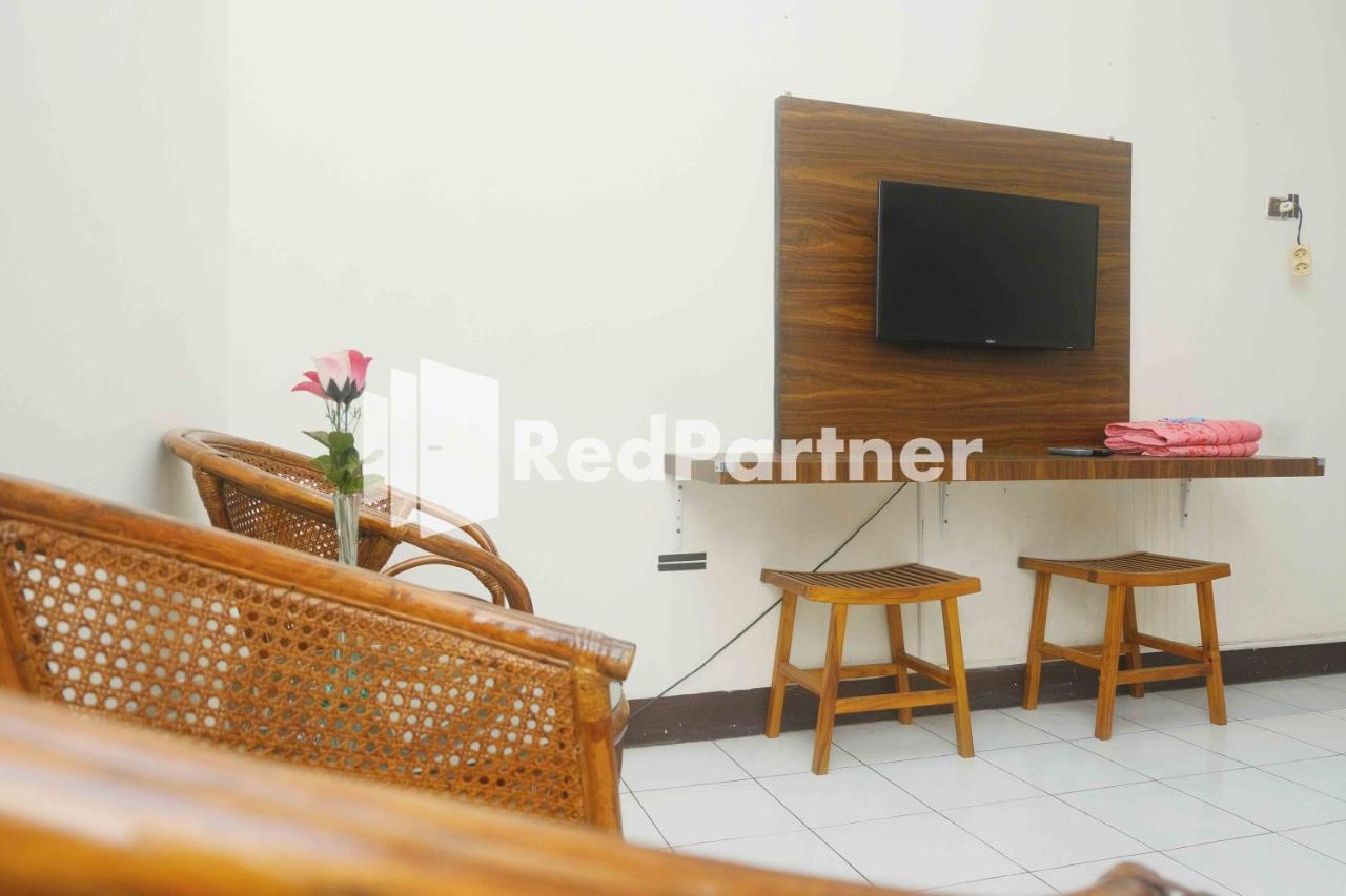 Hotel Transit 1 Makassar Redpartner Eksteriør bilde