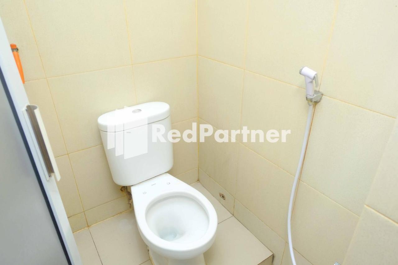 Hotel Transit 1 Makassar Redpartner Eksteriør bilde