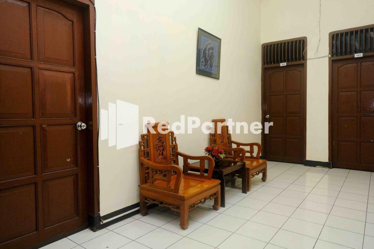 Hotel Transit 1 Makassar Redpartner Eksteriør bilde