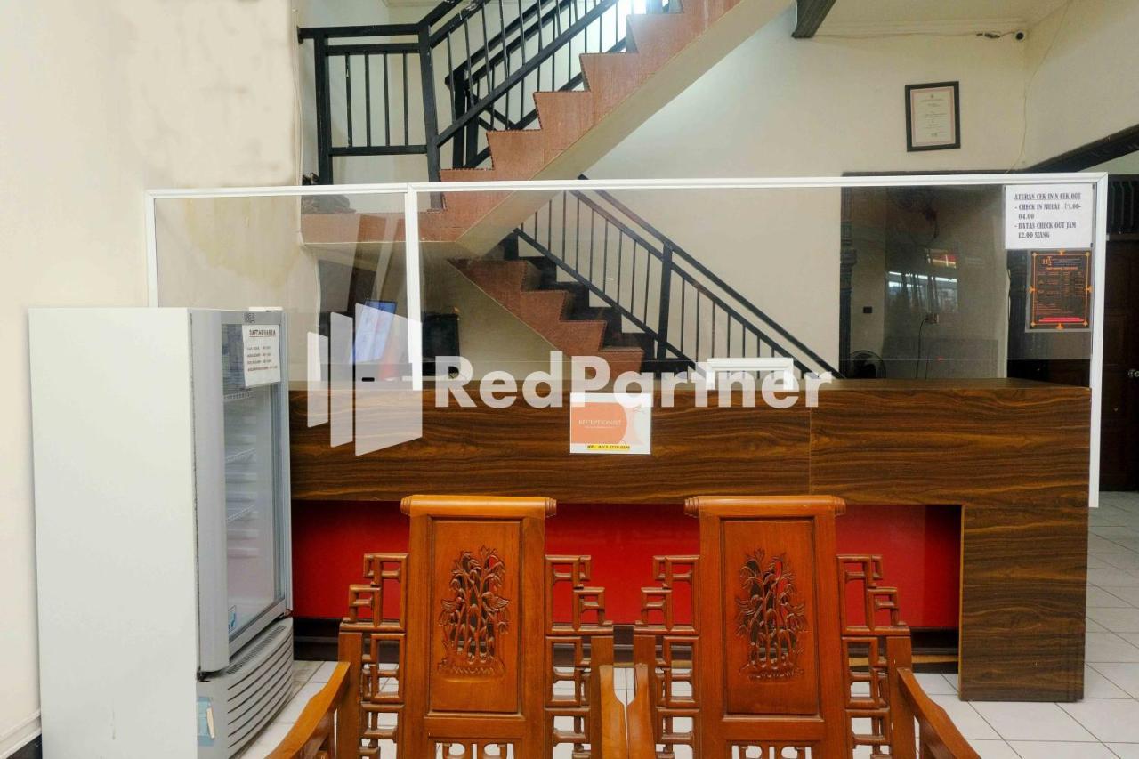 Hotel Transit 1 Makassar Redpartner Eksteriør bilde