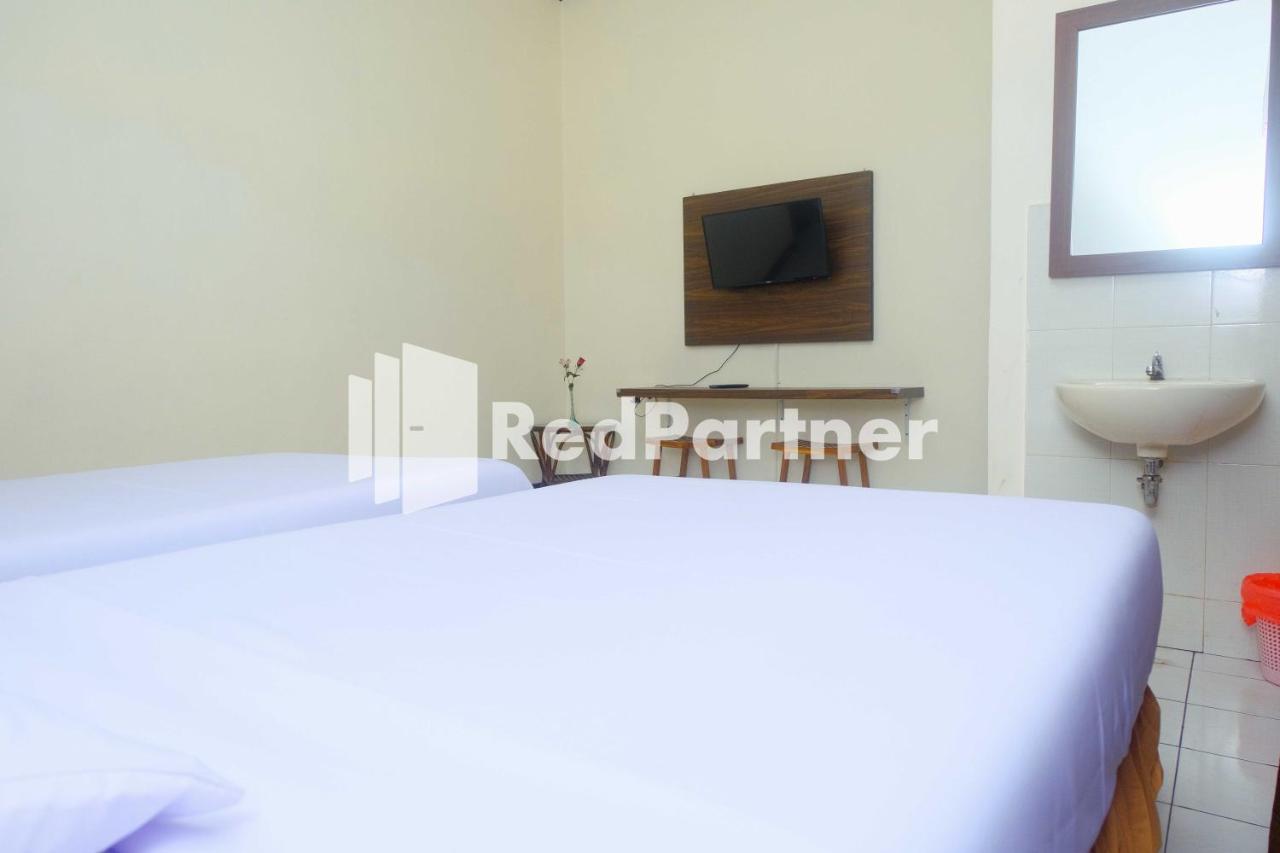 Hotel Transit 1 Makassar Redpartner Eksteriør bilde