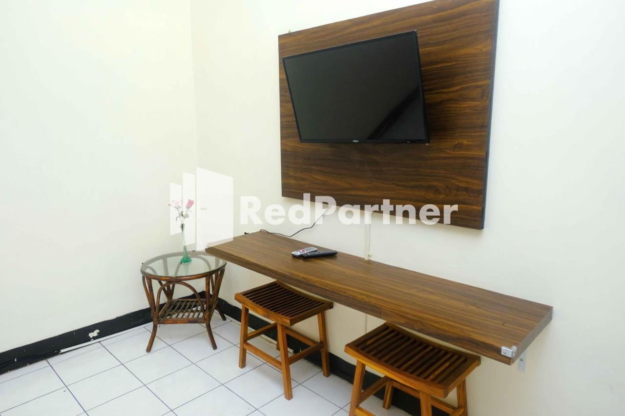 Hotel Transit 1 Makassar Redpartner Eksteriør bilde