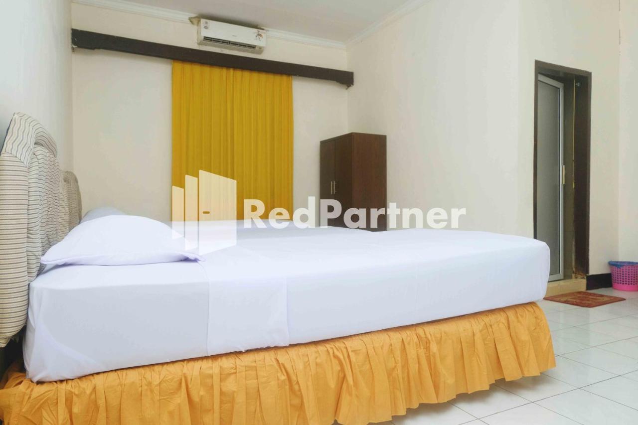 Hotel Transit 1 Makassar Redpartner Eksteriør bilde