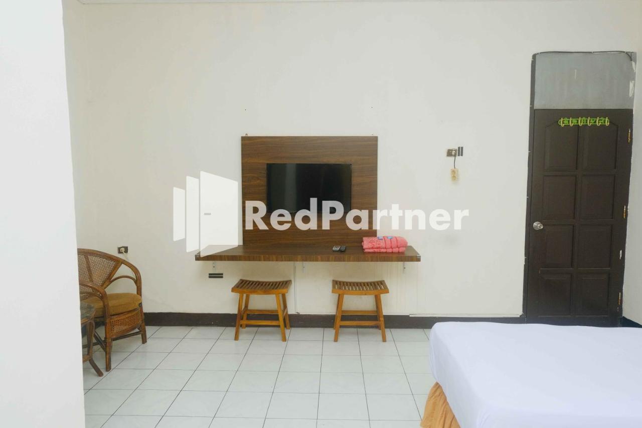 Hotel Transit 1 Makassar Redpartner Eksteriør bilde