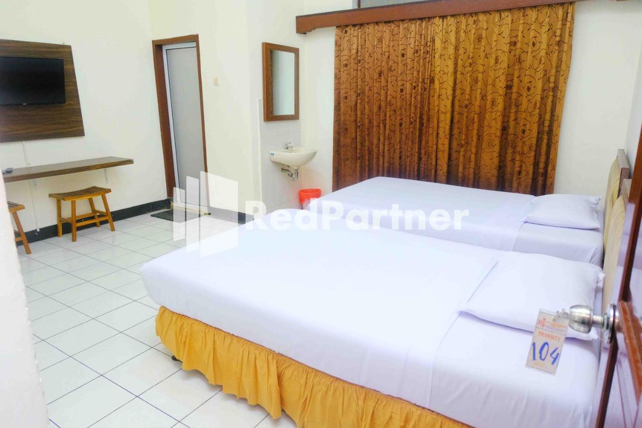 Hotel Transit 1 Makassar Redpartner Eksteriør bilde