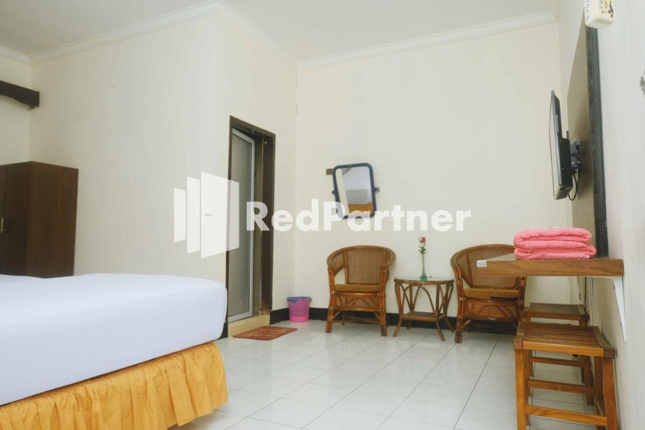 Hotel Transit 1 Makassar Redpartner Eksteriør bilde
